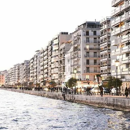 Sleeps 2 With Free Parking 公寓 塞萨洛尼基